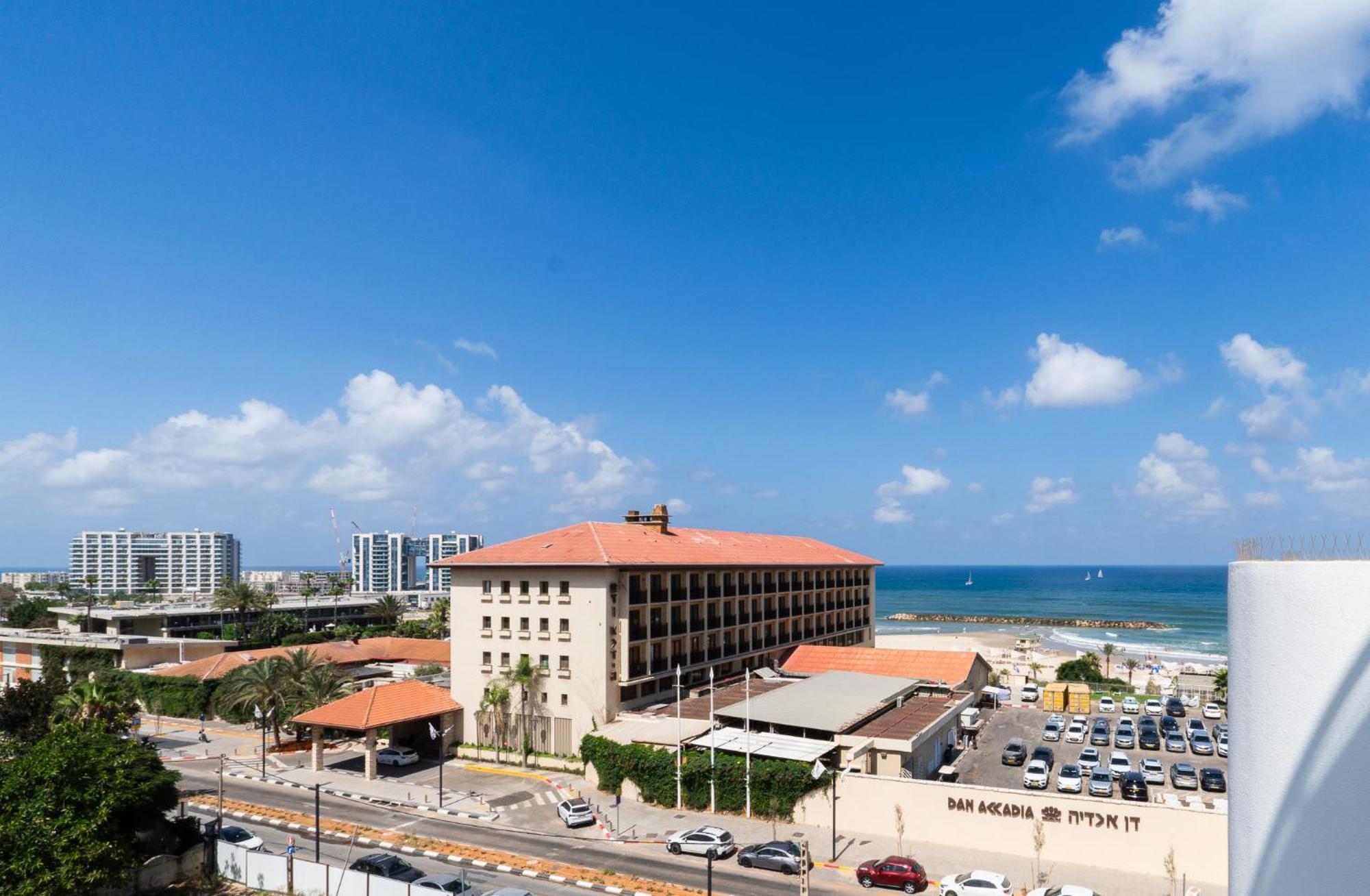 Herzelia Elegant Duplex With Parking By Beachfront Stay מראה חיצוני תמונה